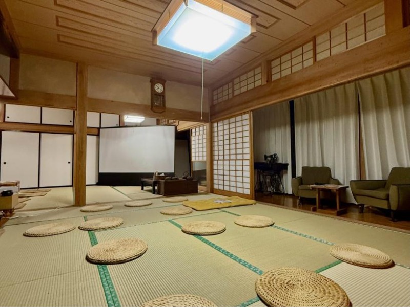 菱花亭の広間